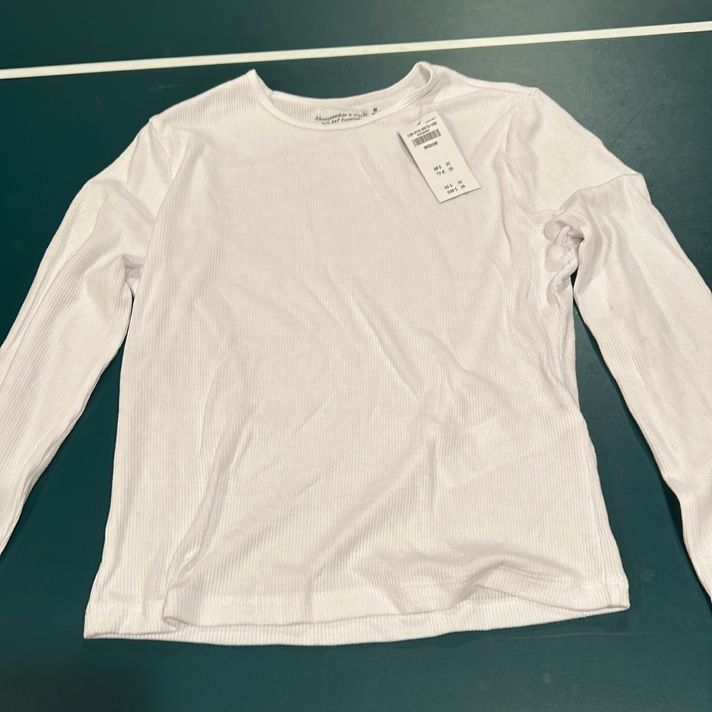 White long sleeve tee